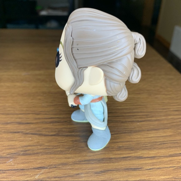 Funko POP Vinyl Bobble Head Figure- Star Wars- Rey With Light Saber #104 - Picture 2 of 6